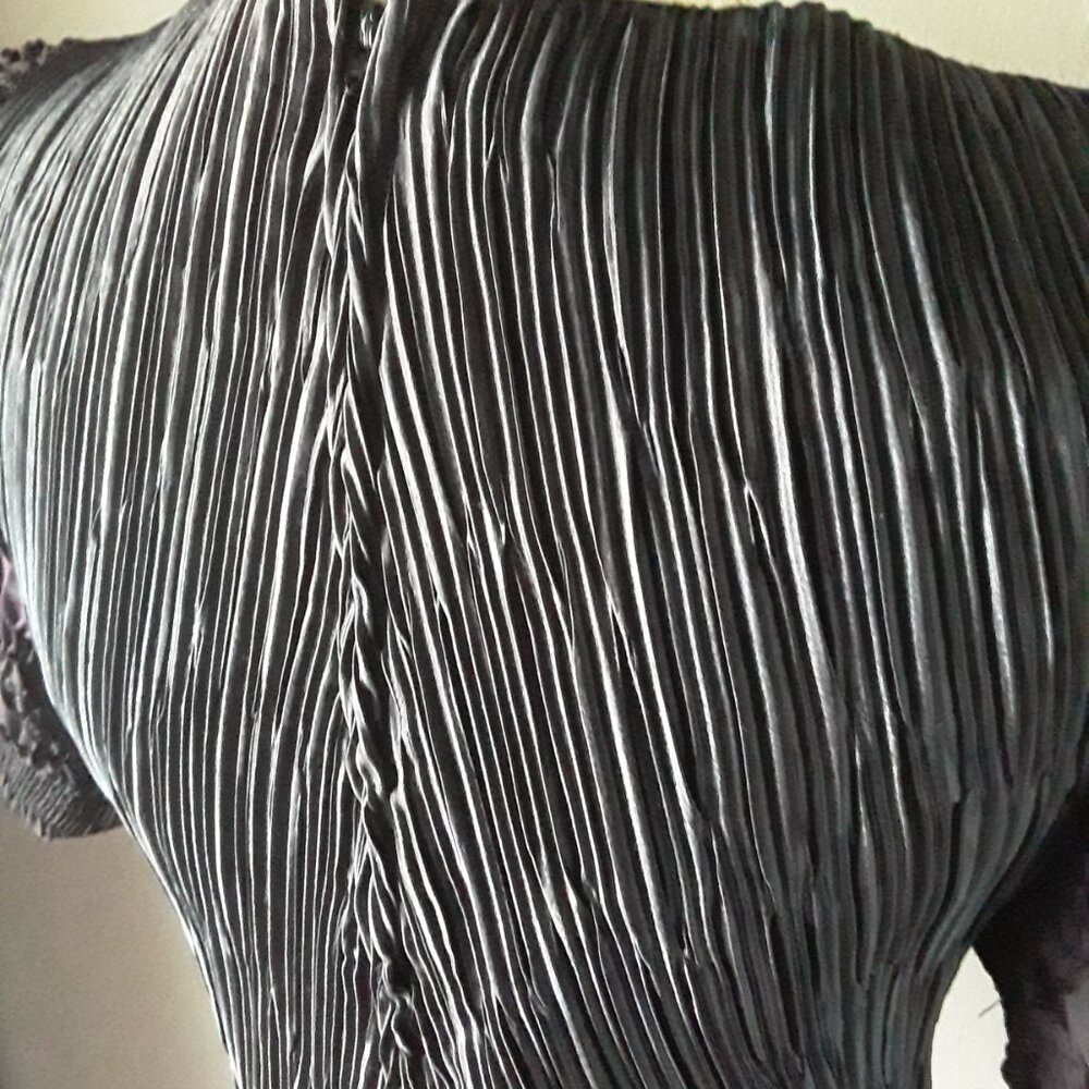 Vintage Karen Lawrence by Matthew lovely crinkle blk and purple puffy top size 8 - Picture 10 of 13